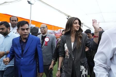 डॉक्टर 365 और डीआरवीए ने 5वें बॉलीवुड महा आरोग्य शिविर का आयोजन ,जिसमें शिल्पा शेट्टी,तुषार कपूर चेयरमैन डॉ.धर्मेंद्र कुमार आदि  हुए शामिल